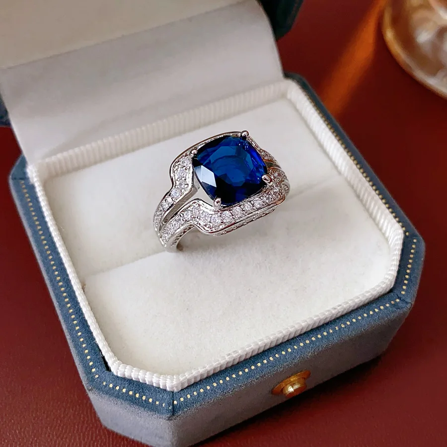 Women's Luxury Blue Zircon Open Ring Fashion Jewelry for Wedding/Anniversary
Women's Luxury Blue Zircon Open Ring Fashion Jewelry for Wedding/Anniversary
