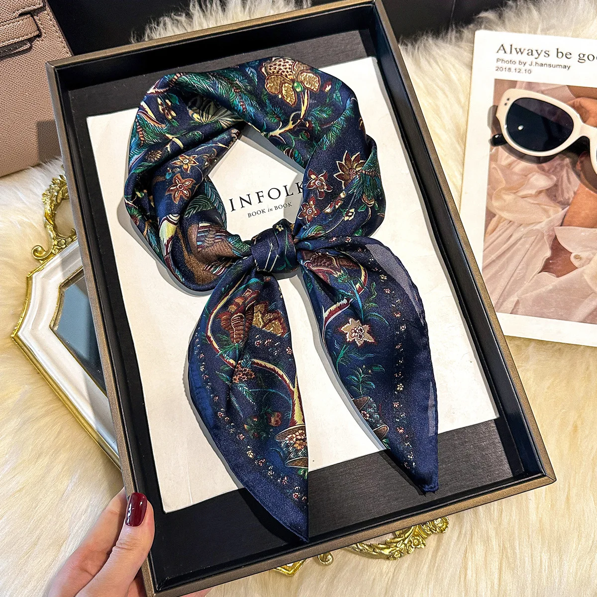 Luxury Brand 2025 Floral Print Square Silk Scarf for Women Hijab Hair Bands 70cm Neckerchief Female Satin Shawl Ribbon Headband
Luxury Brand 2025 Floral Print Square Silk Scarf for Women Hijab Hair Bands 70cm Neckerchief Female Satin Shawl Ribbon Headband