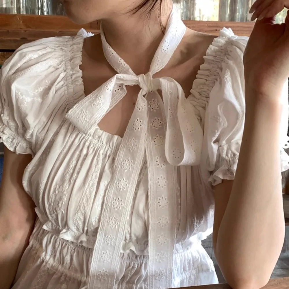 French Pastoral Style Lace Scarf Adjustable Soft Wrap Sweet Bow Headband Elegant Embroidery Ribbon Hair Strap Outdoor
French Pastoral Style Lace Scarf Adjustable Soft Wrap Sweet Bow Headband Elegant Embroidery Ribbon Hair Strap Outdoor