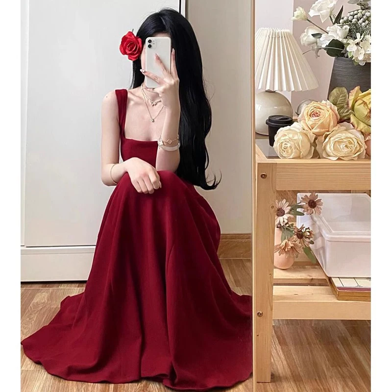 Elegant French-style Hepburn-inspired red camisole dress for women in summer2026New waist-cinching long dress
Elegant French-style Hepburn-inspired red camisole dress for women in summer2026New waist-cinching long dress