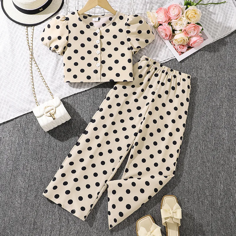 2025 Summer Child Clothes Sets Short Puff Sleeve T-shirt Dot Beige Pants 2 Piece Sets Designer Girls Clothes Sets 8-12T
2025 Summer Child Clothes Sets Short Puff Sleeve T-shirt Dot Beige Pants 2 Piece Sets Designer Girls Clothes Sets 8-12T