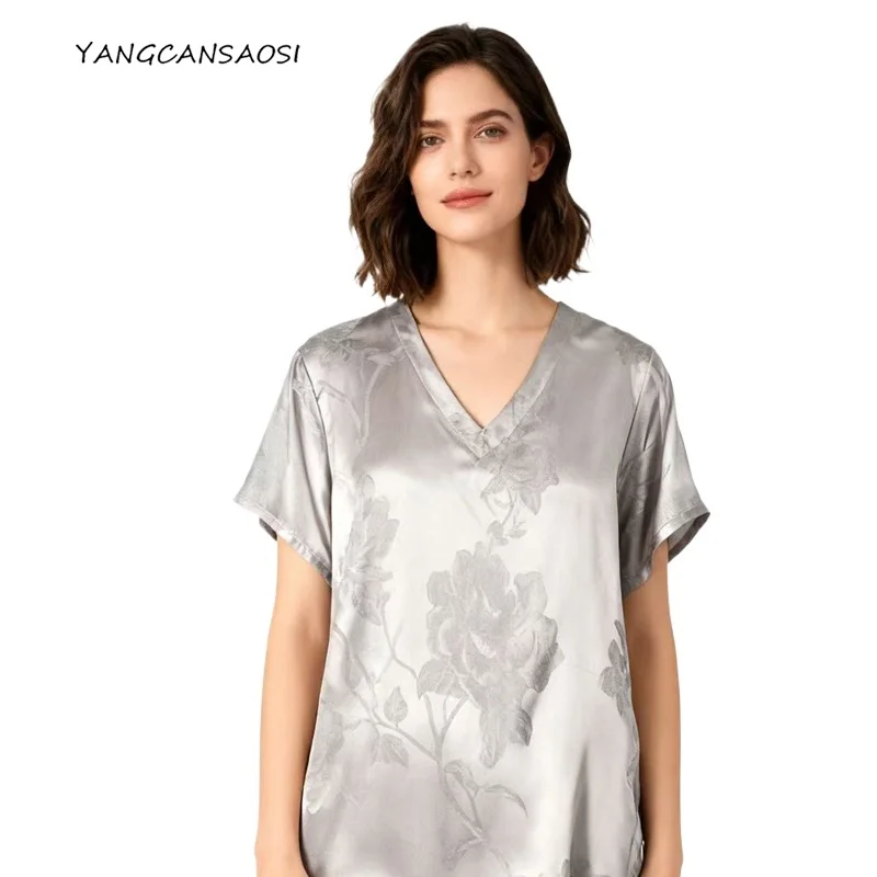 Women's Casual Summer Clothing 28MM 100% Natural Mulberry Silk Jacquard Satin Gray V-neck Versatile Short Sleeved T-shirt
Women's Casual Summer Clothing 28MM 100% Natural Mulberry Silk Jacquard Satin Gray V-neck Versatile Short Sleeved T-shirt