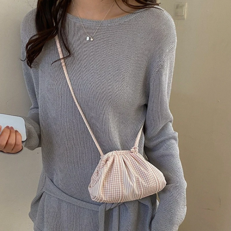 Women's Dumpling Shoulder Bag Ruched Drawstring Striped Adjustable Strap Minimalist Casual Everyday
Women's Dumpling Shoulder Bag Ruched Drawstring Striped Adjustable Strap Minimalist Casual Everyday