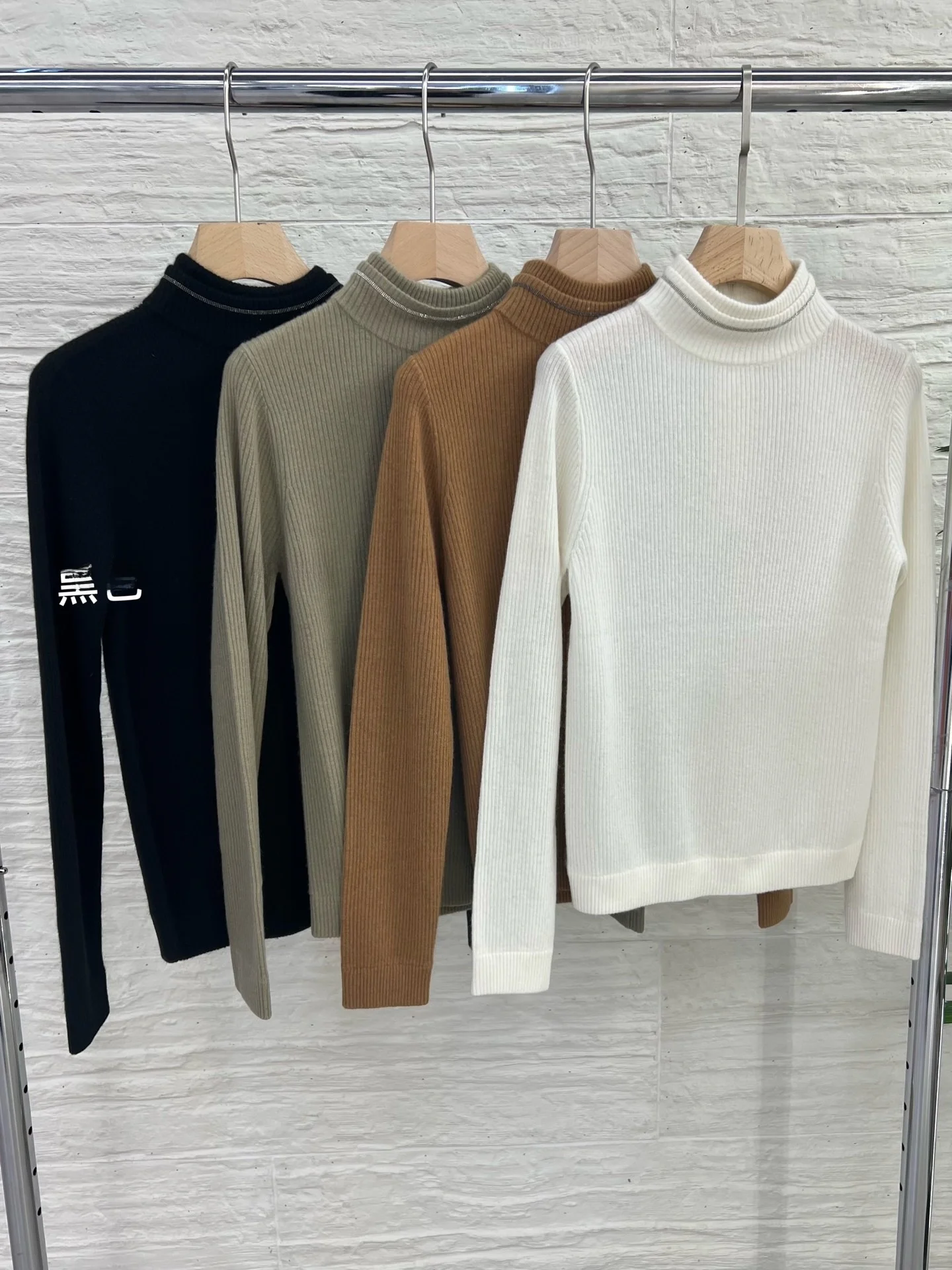 Faionable Simple Women's Camere Knitted Sweater High Collar Long Sve Base Layer Top for Autumn Winter Casual Wear
Faionable Simple Women's Camere Knitted Sweater High Collar Long Sve Base Layer Top for Autumn Winter Casual Wear