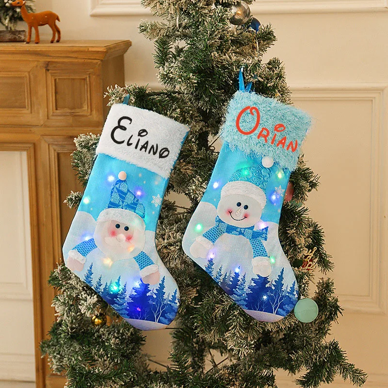 Personalized Printing New Christmas Socks With Lights, Blue Elderly Snowman Glowing candy bag, Christmas Shu Decoration Gift
Personalized Printing New Christmas Socks With Lights, Blue Elderly Snowman Glowing candy bag, Christmas Shu Decoration Gift
