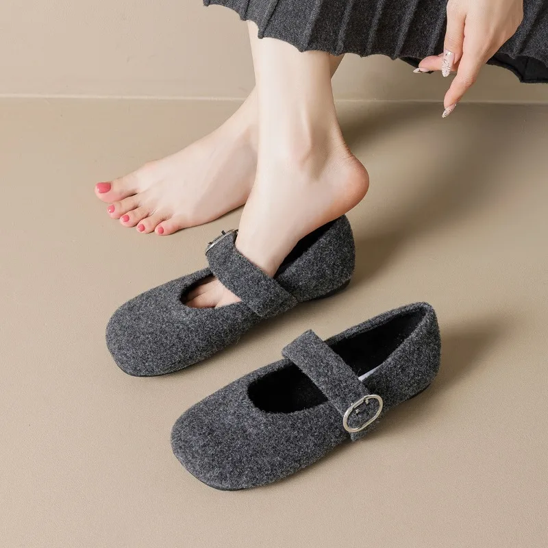 Mary Janes Furry Slip-On Flats Women's Autumn Winter Warm Cotton Shoes Buckle Flat Bottom Fleece Lined Korean Style Casual Shoes
Mary Janes Furry Slip-On Flats Women's Autumn Winter Warm Cotton Shoes Buckle Flat Bottom Fleece Lined Korean Style Casual Shoes
