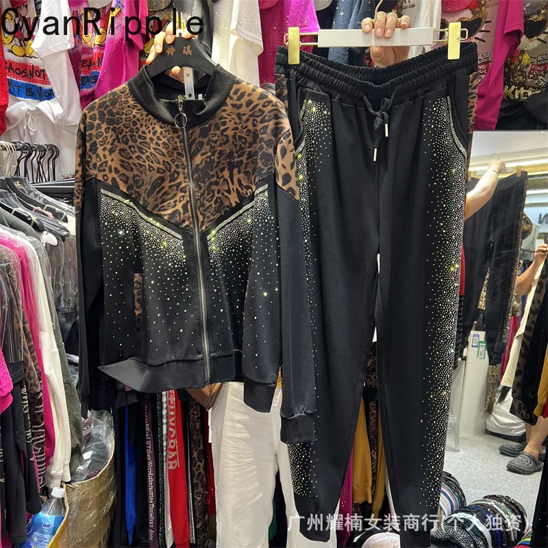 Fashion Spring Autumn Women Two-piece Set Diamonds Leopard Splicing Zip Cardigans Coat + Elastic Waist Casual Harem Pants Suits
Fashion Spring Autumn Women Two-piece Set Diamonds Leopard Splicing Zip Cardigans Coat + Elastic Waist Casual Harem Pants Suits