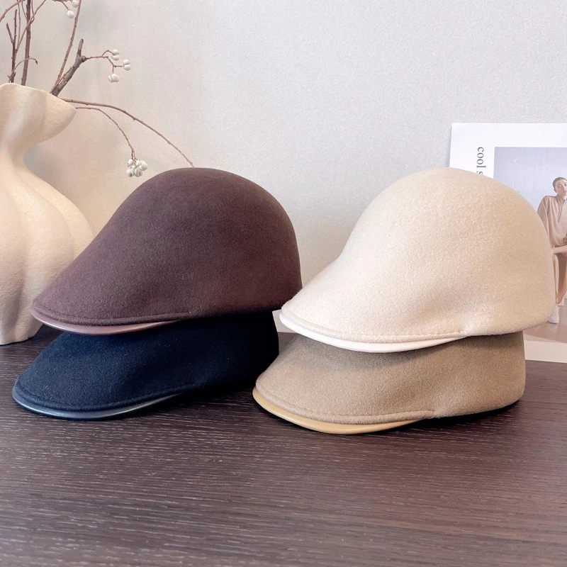 Модные зимние теплые шапки Формальная шляпа-таблетка для мужчин и женщин Берет во французском стиле 100% шерсть Фетр Дерби Простой берет для женской вечеринки
Модные зимние теплые шапки Формальная шляпа-таблетка для мужчин и женщин Берет во французском стиле 100% шерсть Фетр Дерби Простой берет для женской вечеринки