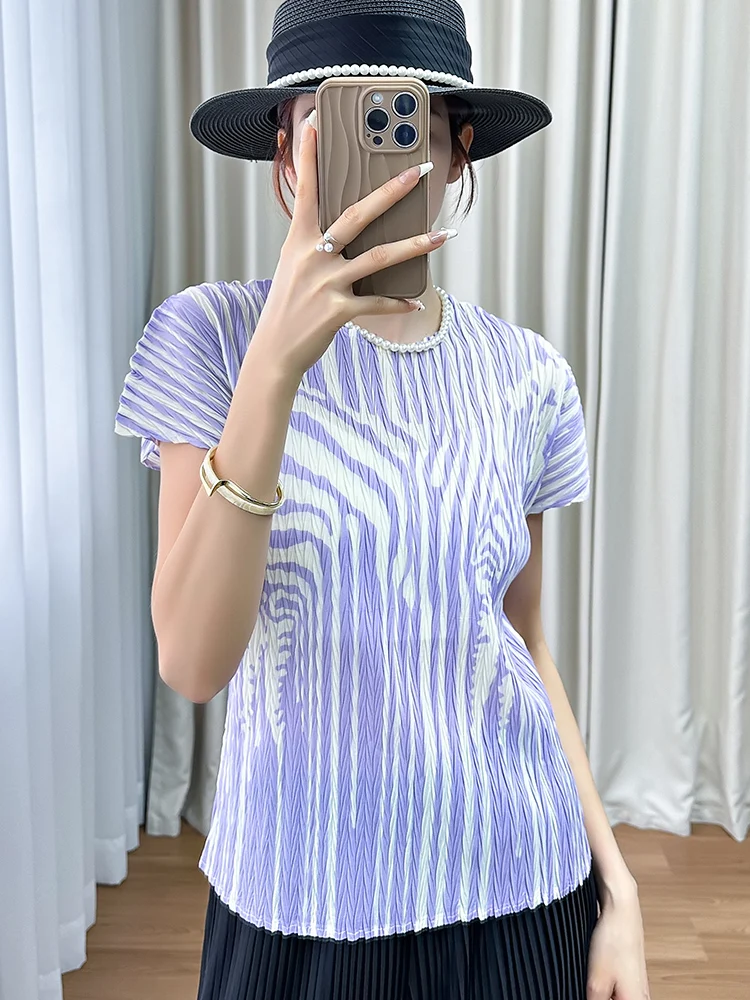 Casual Chic Summer New Women's Loose Svel T-irt Commute Versatile High Faion Silk Top round Ne ort Sve
Casual Chic Summer New Women's Loose Svel T-irt Commute Versatile High Faion Silk Top round Ne ort Sve