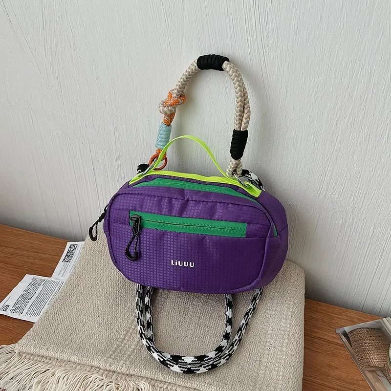 Модная легкая сумка для улицы, стильная сумка через плечо на молнии, повседневная дорожная сумка, изысканная сумка-мессенджер с плетеными элементами
Модная легкая сумка для улицы, стильная сумка через плечо на молнии, повседневная дорожная сумка, изысканная сумка-мессенджер с плетеными элементами