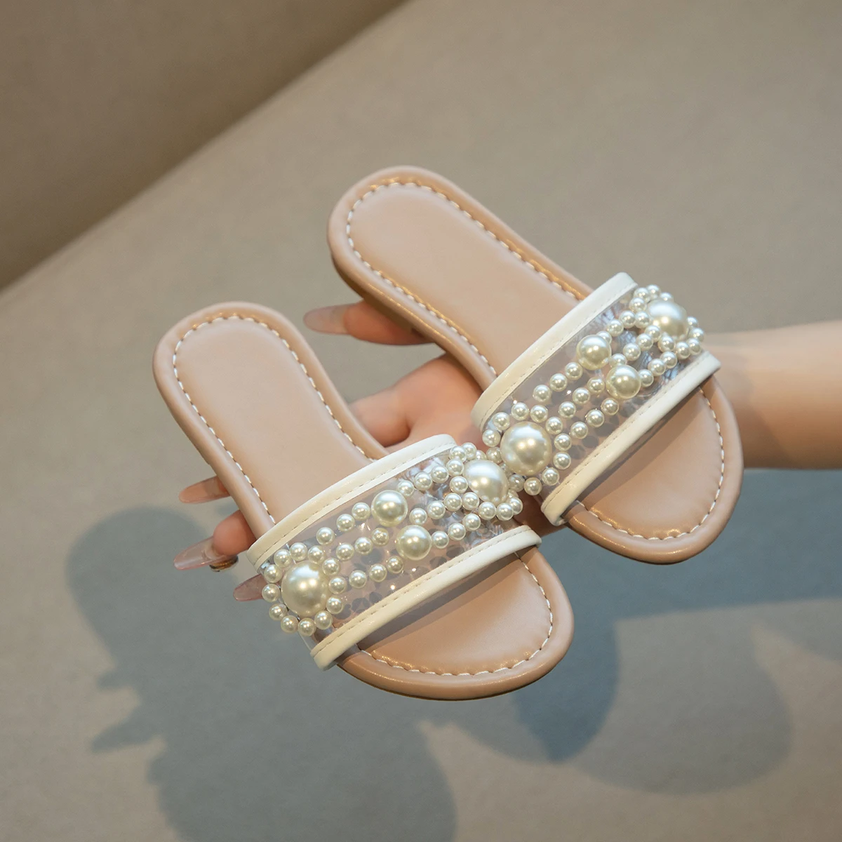 Children Pearl Sandals 2025 New Soft Anti-Slip Sole for Outdoor Kids Girls Princess Indoor Slipper Shoes
Children Pearl Sandals 2025 New Soft Anti-Slip Sole for Outdoor Kids Girls Princess Indoor Slipper Shoes