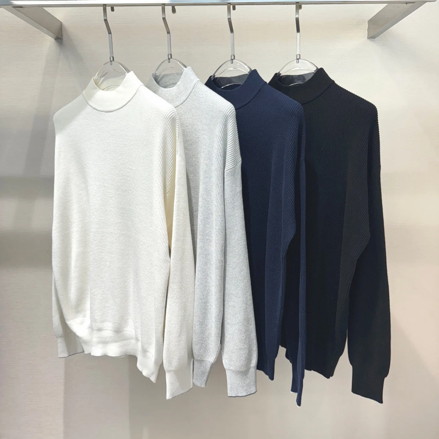 BC Italian turtleneck solid color casual wool knitted sweater
BC Italian turtleneck solid color casual wool knitted sweater