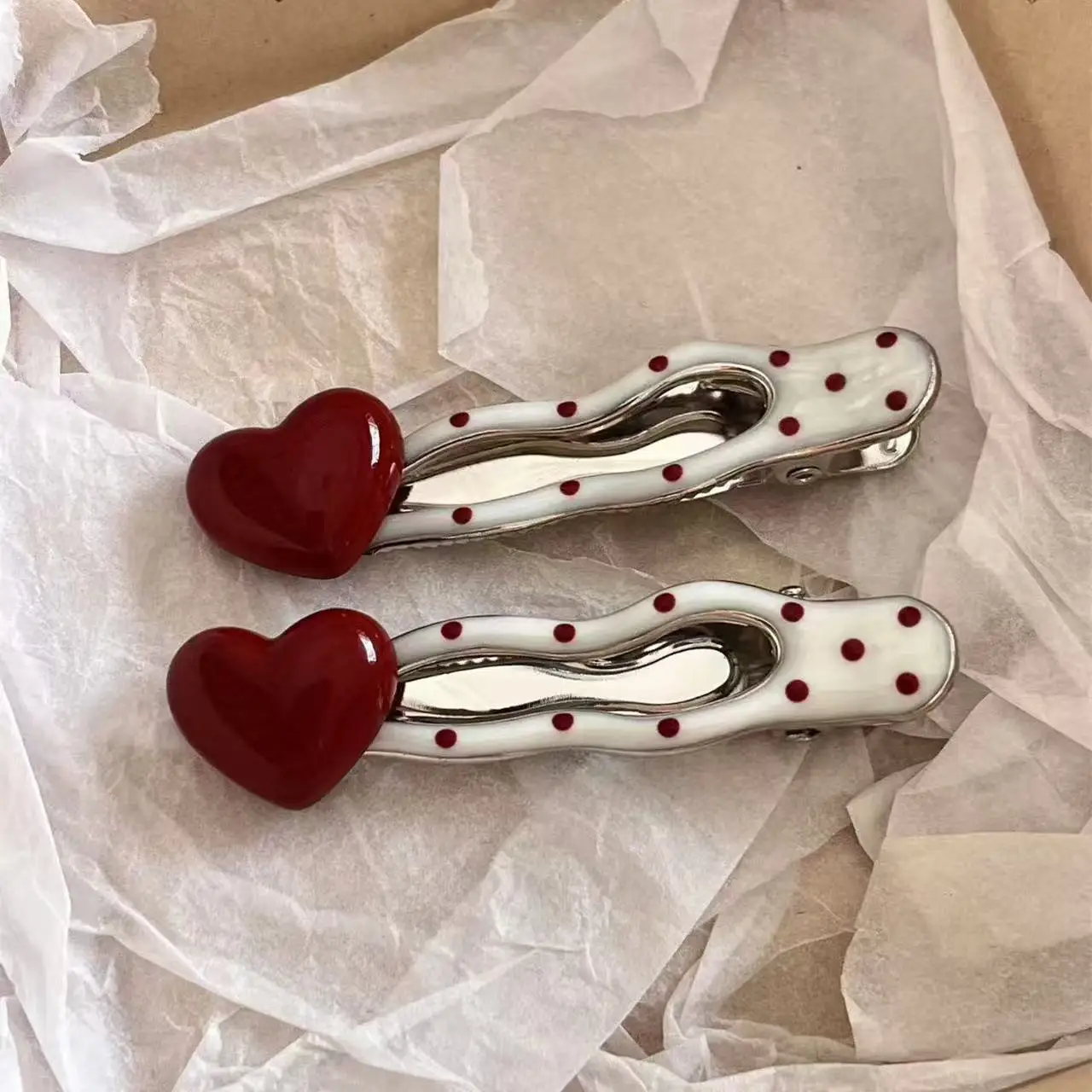 Korea New Cherry Heart Polka Dot Hairpins Ankara Red Side Bangs Barrettes Sweet Cute Clips Romantic Charm Hair 핀 horquilla
Korea New Cherry Heart Polka Dot Hairpins Ankara Red Side Bangs Barrettes Sweet Cute Clips Romantic Charm Hair 핀 horquilla