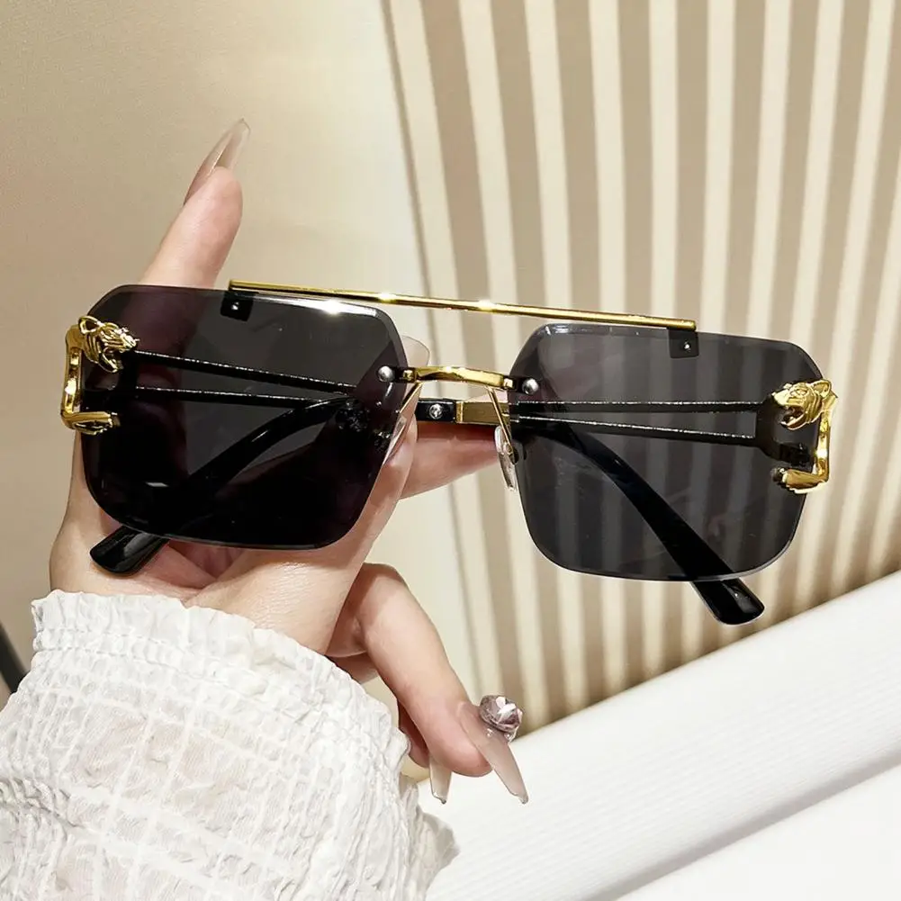 Retro Rectangle Sunglasses for Women Men Vintage Double Beam UV Protection Glasses Leopard Large Frame Trimmed Sunglasses
Retro Rectangle Sunglasses for Women Men Vintage Double Beam UV Protection Glasses Leopard Large Frame Trimmed Sunglasses