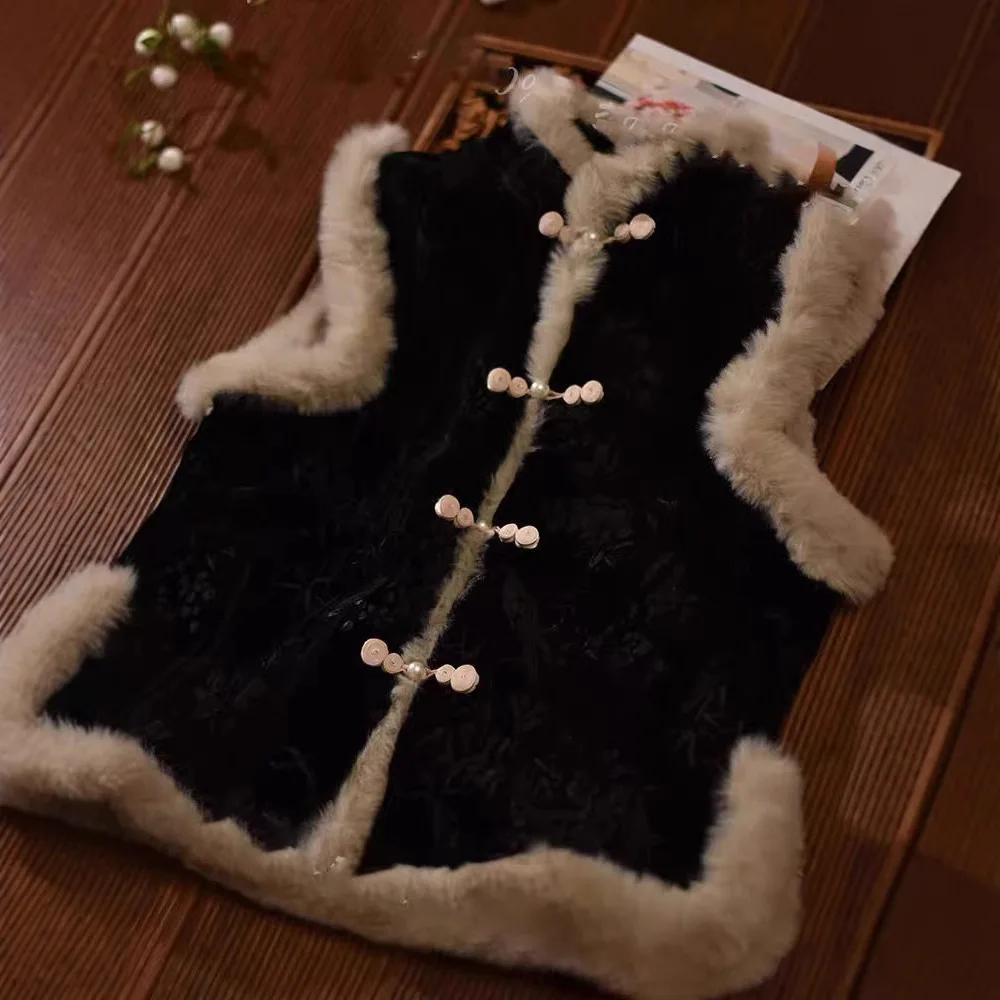 Winter Cheongsam Vest Women, Black Fleece-Lined Modern Chinese Waistcoat, Warm Tang Suit Style Jacket
Winter Cheongsam Vest Women, Black Fleece-Lined Modern Chinese Waistcoat, Warm Tang Suit Style Jacket
