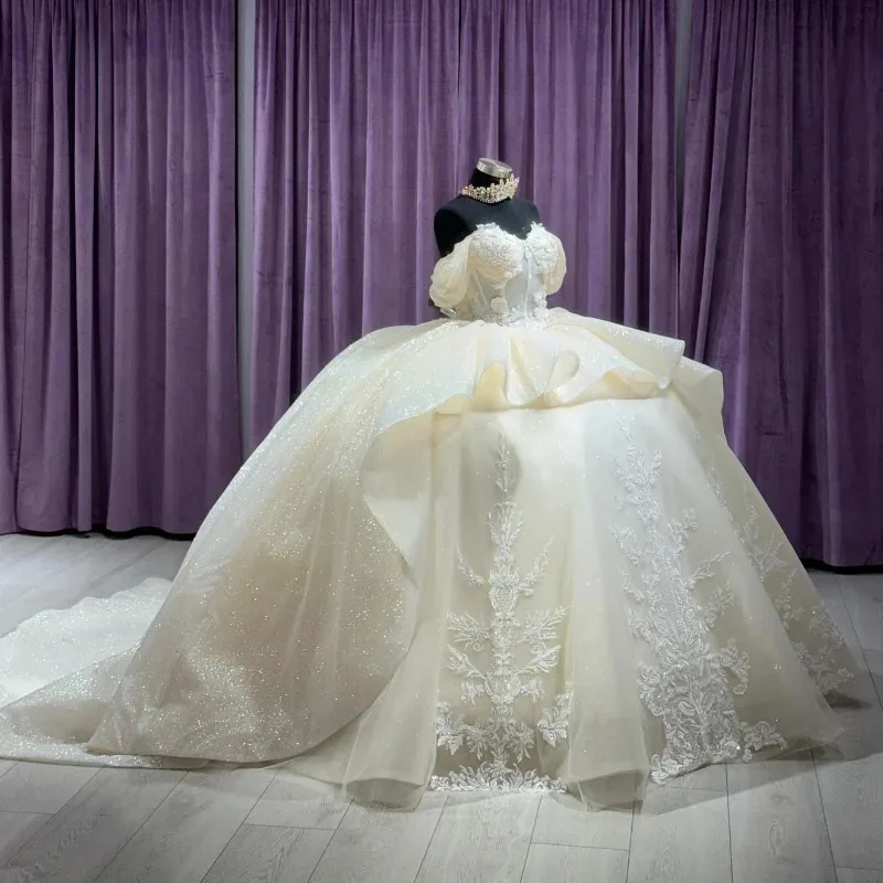Индивидуальные платья Quinceanera цвета слоновой кости, бальное мексиканское платье с аппликацией, кружево, бисер, тюлевое платье с цветочным принтом, сладкое 16-платье
Индивидуальные платья Quinceanera цвета слоновой кости, бальное мексиканское платье с аппликацией, кружево, бисер, тюлевое платье с цветочным принтом, сладкое 16-платье