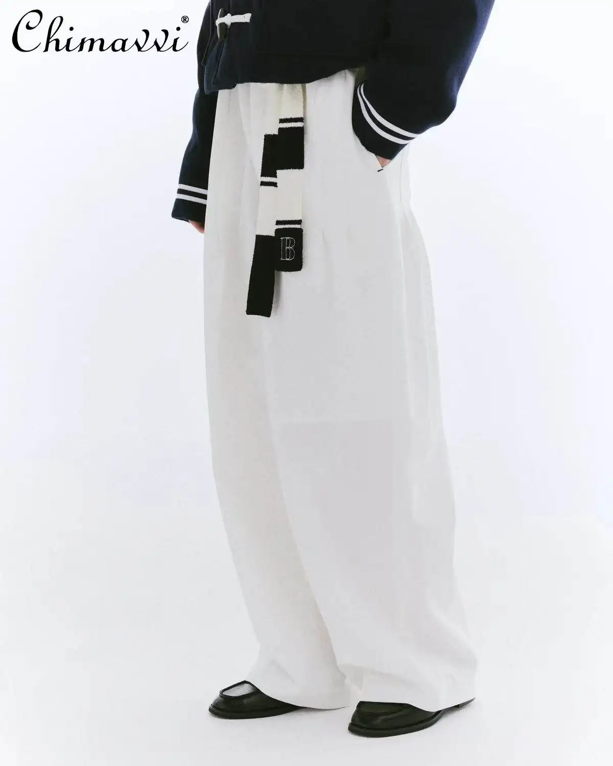 New Japanese Fashion Ladies Casual White Trousers Spring and Summer Women's Elastic Waist Embroidered Loose Wide-leg Pants
New Japanese Fashion Ladies Casual White Trousers Spring and Summer Women's Elastic Waist Embroidered Loose Wide-leg Pants