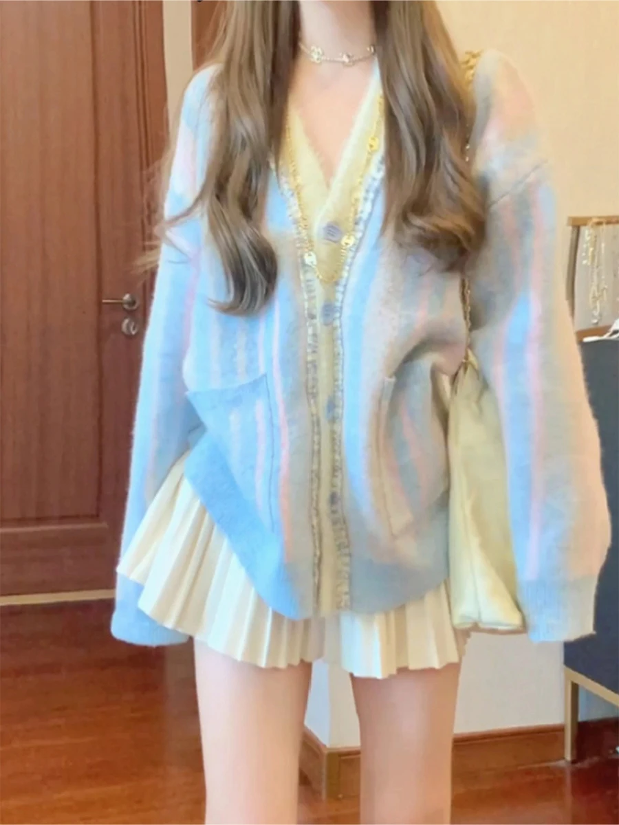 Sweet Japanese Style Light Blue Striped Open Cardigan Sweater Women's Autumn Winter New Lazy Soft Knitted Top V-neck Long Sleeve
Sweet Japanese Style Light Blue Striped Open Cardigan Sweater Women's Autumn Winter New Lazy Soft Knitted Top V-neck Long Sleeve