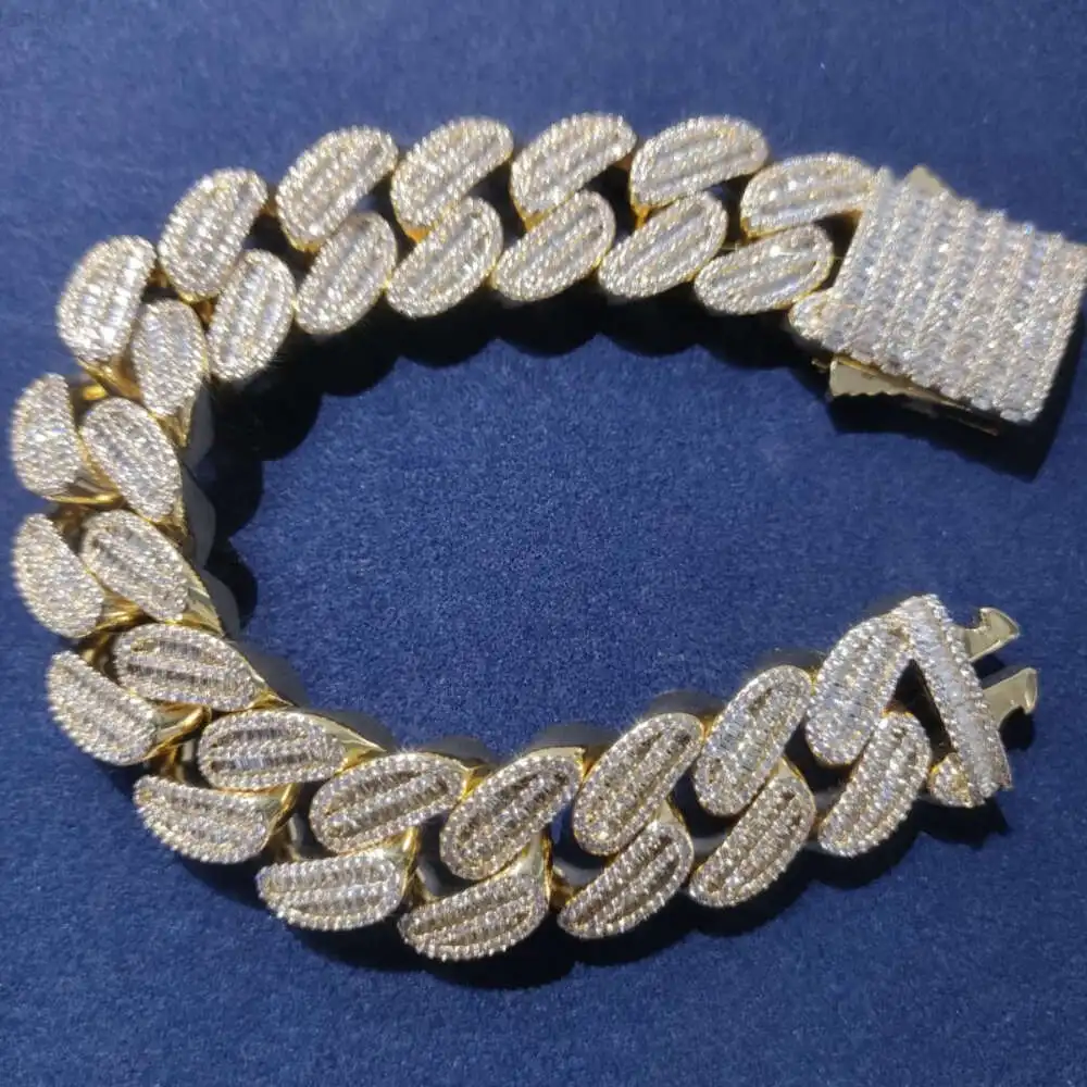 Hip Hop Jewelry Fashion Style 15mm Width Silver with Two Rows Moissanite Cuban Link Chain Silver Miami Cuban Link
Hip Hop Jewelry Fashion Style 15mm Width Silver with Two Rows Moissanite Cuban Link Chain Silver Miami Cuban Link