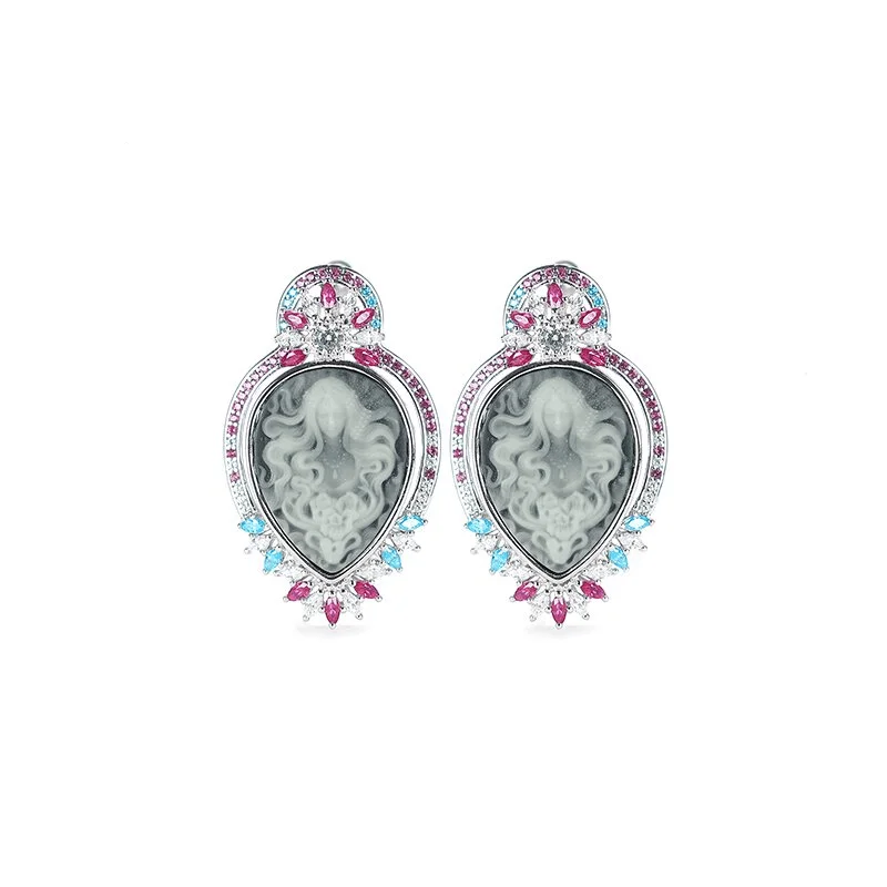 Bellux 925 Silver Gold-plated Synthetic Zircon Jewelry Original Design Medusa Cameo Earrings for Women
Bellux 925 Silver Gold-plated Synthetic Zircon Jewelry Original Design Medusa Cameo Earrings for Women