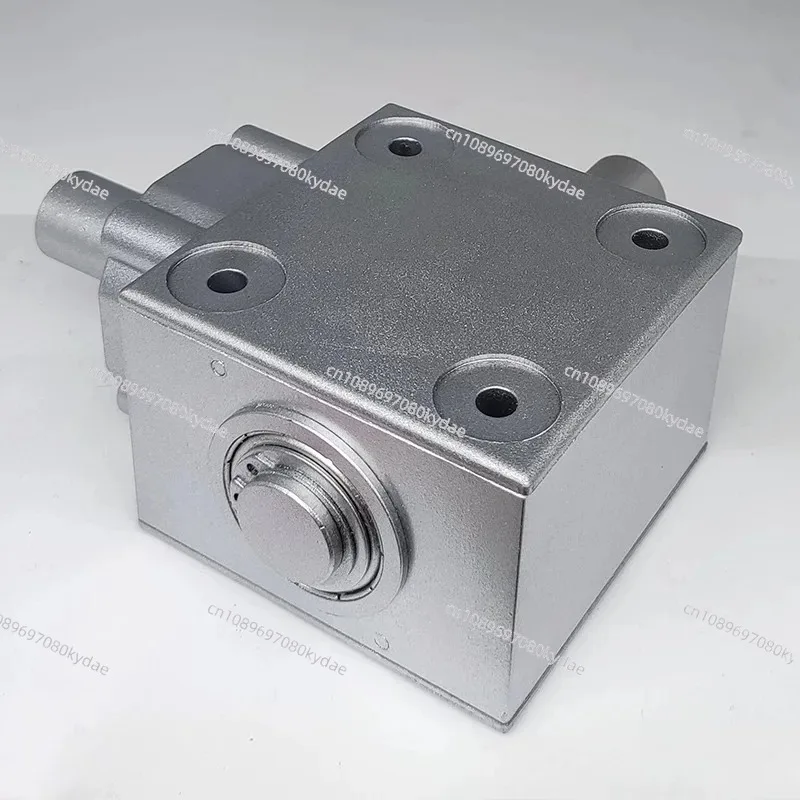 T-Type Right Angle Gearbox 90 Degree Reversing Steering Gear Box 2.5 Module 16 Tooth 20mm Diameter Output Shaft Compact Gearbox
T-Type Right Angle Gearbox 90 Degree Reversing Steering Gear Box 2.5 Module 16 Tooth 20mm Diameter Output Shaft Compact Gearbox