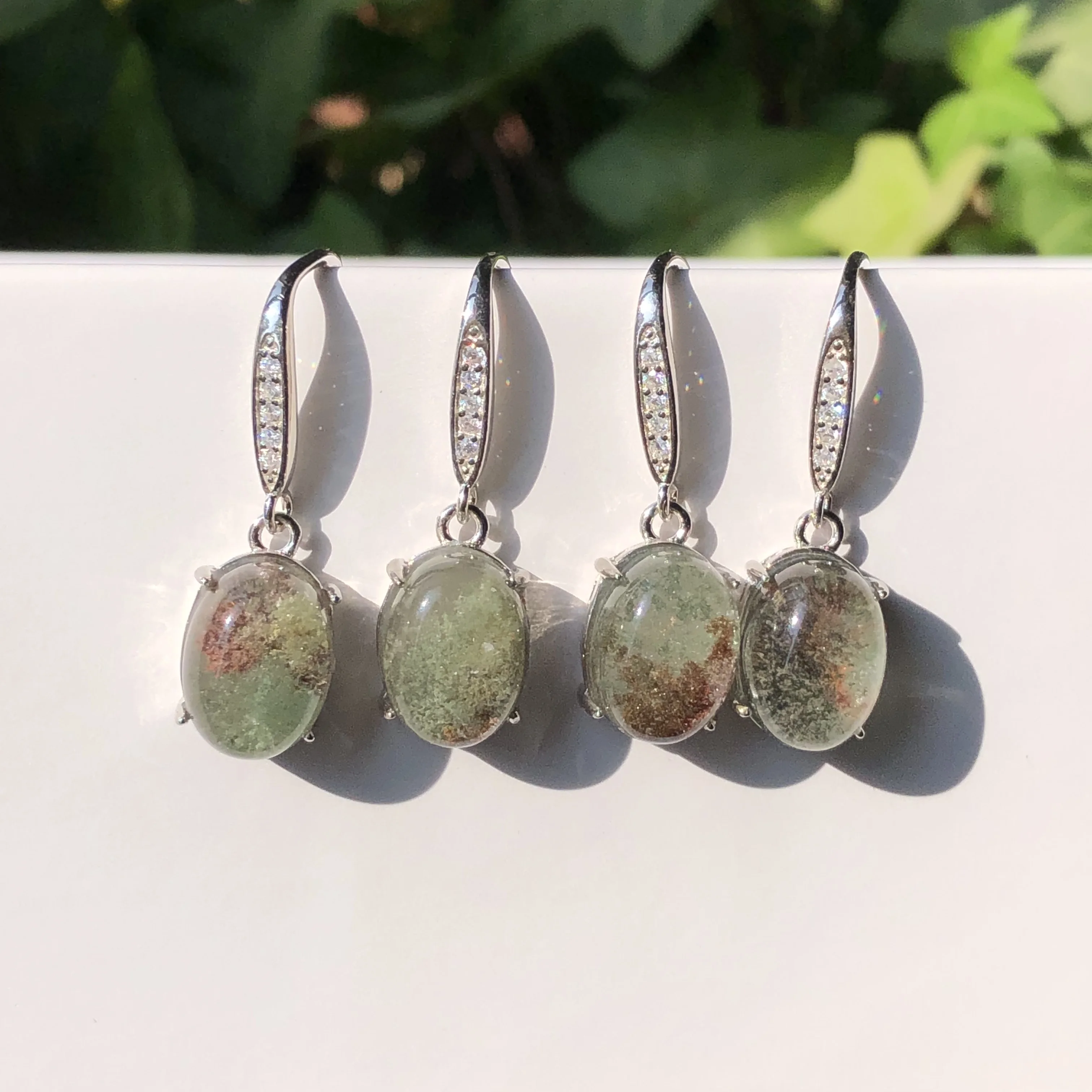 1 Pair Fengbaowu Natural Colorful Phantom Crystal Lodolite Earring Oval Cabochon 925 Sterling Silver Reiki Healing Stone Gift
1 Pair Fengbaowu Natural Colorful Phantom Crystal Lodolite Earring Oval Cabochon 925 Sterling Silver Reiki Healing Stone Gift