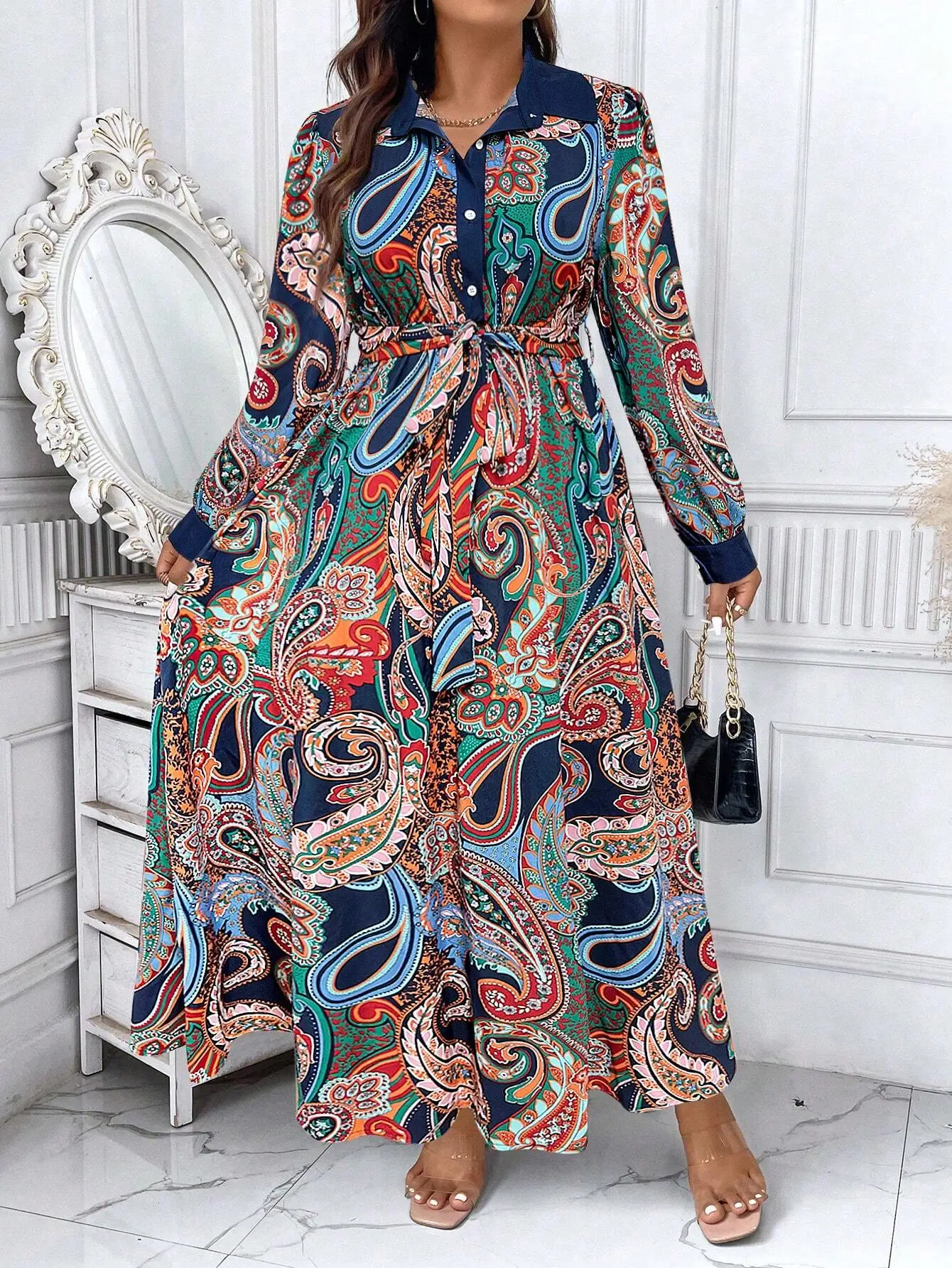 Женское макси-платье с принтом пейсли, на пуговицах спереди и с завязками на талии
Женское макси-платье с принтом пейсли, на пуговицах спереди и с завязками на талии