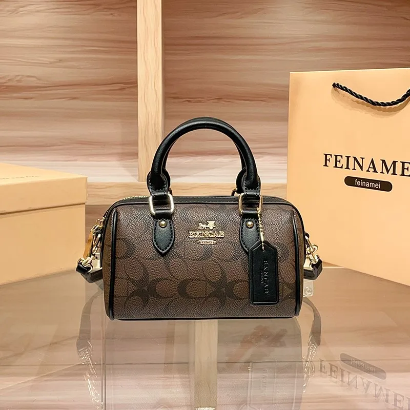 Light luxury brand handbag for women in spring and summer 2025, new high-end crossbody bag, retro high-end single shoulder handb
Light luxury brand handbag for women in spring and summer 2025, new high-end crossbody bag, retro high-end single shoulder handb