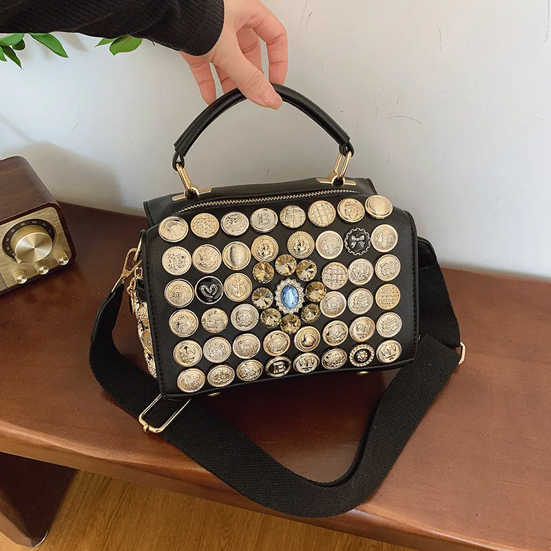 Metal Button Handbags for Women 2025 New Vintage Leather Square Bag Luxury High Quality Diamonds Crossbody Shoulder Bag Ladies
Metal Button Handbags for Women 2025 New Vintage Leather Square Bag Luxury High Quality Diamonds Crossbody Shoulder Bag Ladies