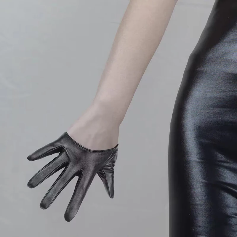 1 Pair Fashion Women Tight Full Finger Gloves Imitation PU Leather Sexy Half Palm Gloves Party Performance Black Short Mittens
1 Pair Fashion Women Tight Full Finger Gloves Imitation PU Leather Sexy Half Palm Gloves Party Performance Black Short Mittens