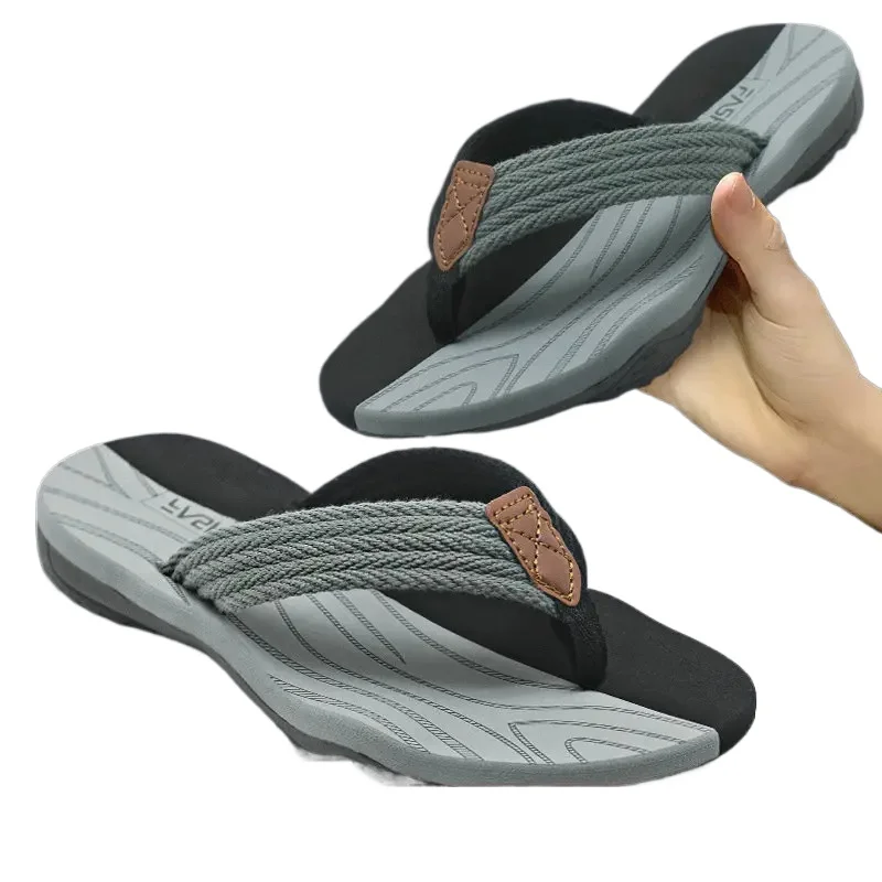 Men's Slippers New Style Men's Outdoor Sports Flip Flops Casual Beach Slippers Big Size 40-47
Men's Slippers New Style Men's Outdoor Sports Flip Flops Casual Beach Slippers Big Size 40-47