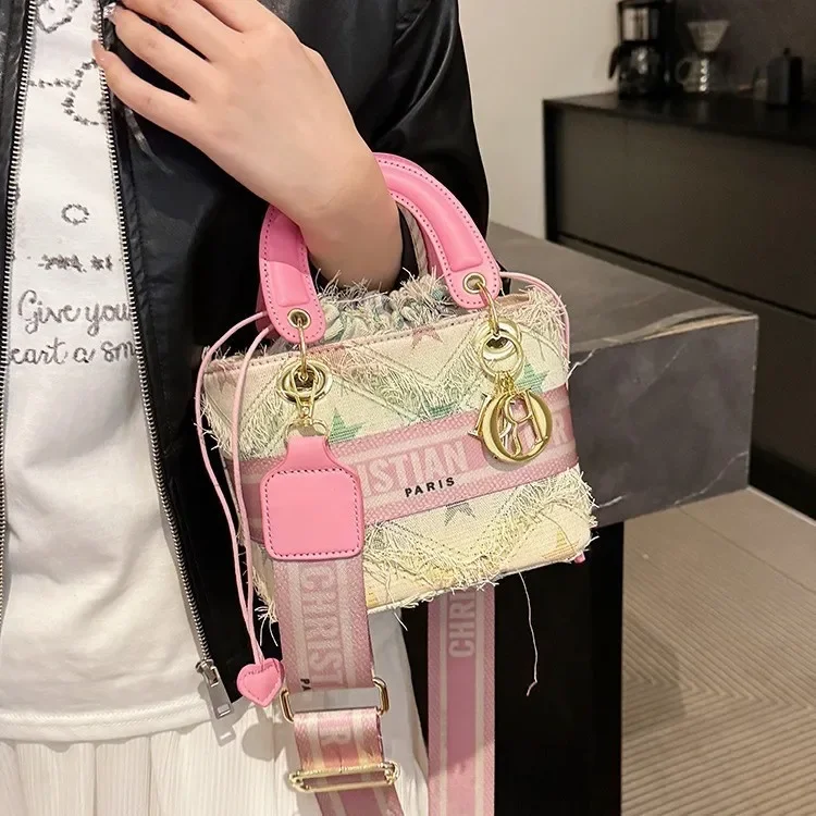 2025 Vintage Denim Crossbody Bag with Adjustable Strap, Convertible Tote & Shoulder Purse for Women, Everyday Casual Chic
2025 Vintage Denim Crossbody Bag with Adjustable Strap, Convertible Tote & Shoulder Purse for Women, Everyday Casual Chic