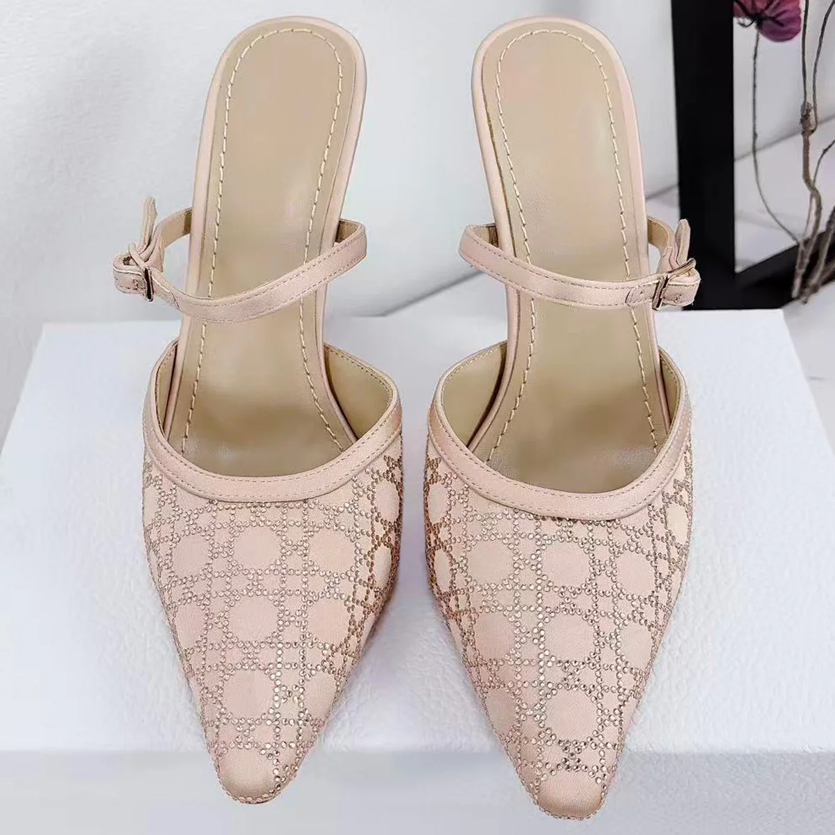 2026 Women's Soft Rhinestone Mesh Pointed Toe Slingback Mule Heels, Fashion Slip-Ons Classic Daily Evening Shoes YYT25080368
2026 Women's Soft Rhinestone Mesh Pointed Toe Slingback Mule Heels, Fashion Slip-Ons Classic Daily Evening Shoes YYT25080368