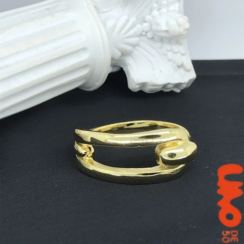 2025 Best-selling Explosions UNO DE 50 Irregular S925 Silver Temperament High Sense of Luxury Metal Fashion Commuter Joker Ring
2025 Best-selling Explosions UNO DE 50 Irregular S925 Silver Temperament High Sense of Luxury Metal Fashion Commuter Joker Ring