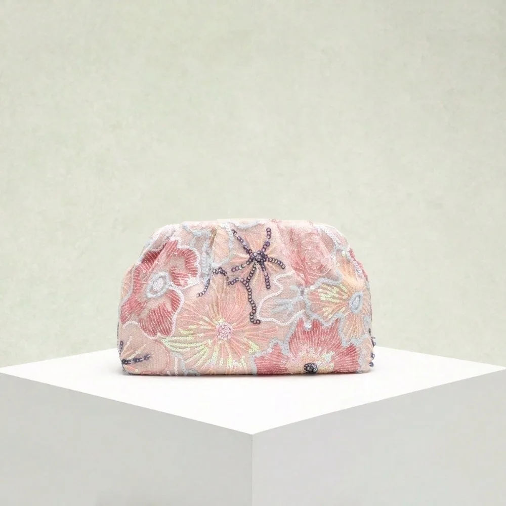 Fashion Elegante Sequins Clutch Bag Sequins Clip Flower Embroidery Embroidery Clutch Bag Floral Pop Crossbody Bags for Wiomen
Fashion Elegante Sequins Clutch Bag Sequins Clip Flower Embroidery Embroidery Clutch Bag Floral Pop Crossbody Bags for Wiomen