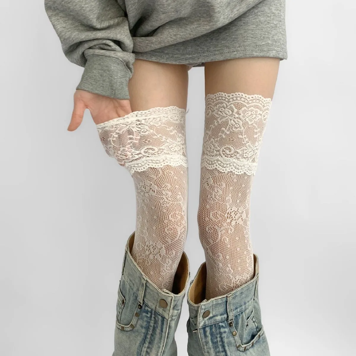 Female Retro flower lace Over Knee Stockings Women Autumn/Summer Thigh High Kawaii Socks Girls Sheer Long Leg Boot Lolita Socks
Female Retro flower lace Over Knee Stockings Women Autumn/Summer Thigh High Kawaii Socks Girls Sheer Long Leg Boot Lolita Socks