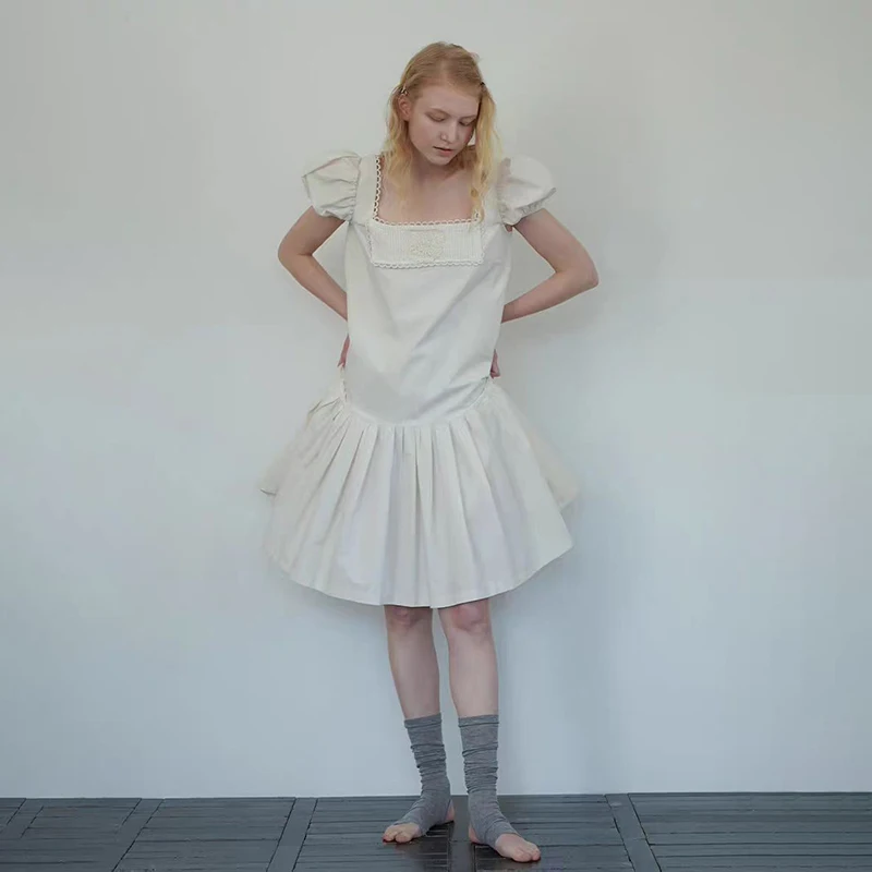 Summer New Women's Pure Cotton Square Collar Bubble Sleeve Loose Dress Long Cake Skirt Style Cute Loose Waist Cotton Dress
Summer New Women's Pure Cotton Square Collar Bubble Sleeve Loose Dress Long Cake Skirt Style Cute Loose Waist Cotton Dress