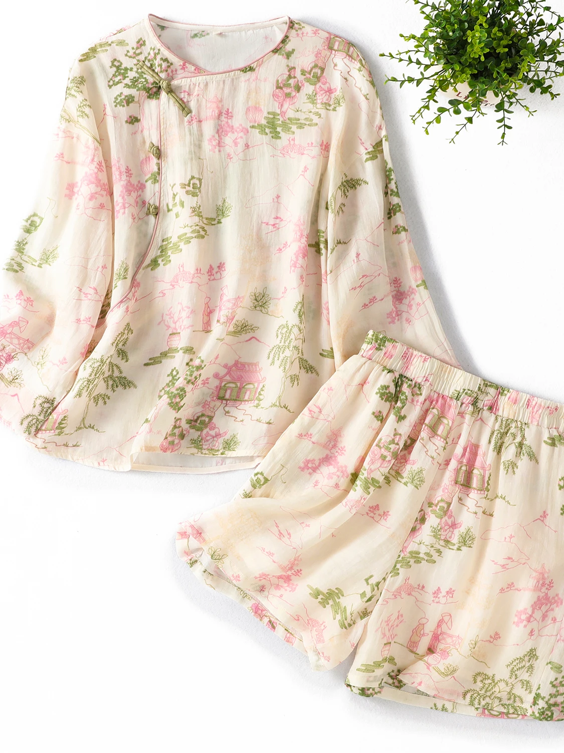 Faionable Silk Set Long Sve round Ne T-irt Wide Leg orts Loose Two Piece Set Age Defng Print Ele Sle
Faionable Silk Set Long Sve round Ne T-irt Wide Leg orts Loose Two Piece Set Age Defng Print Ele Sle