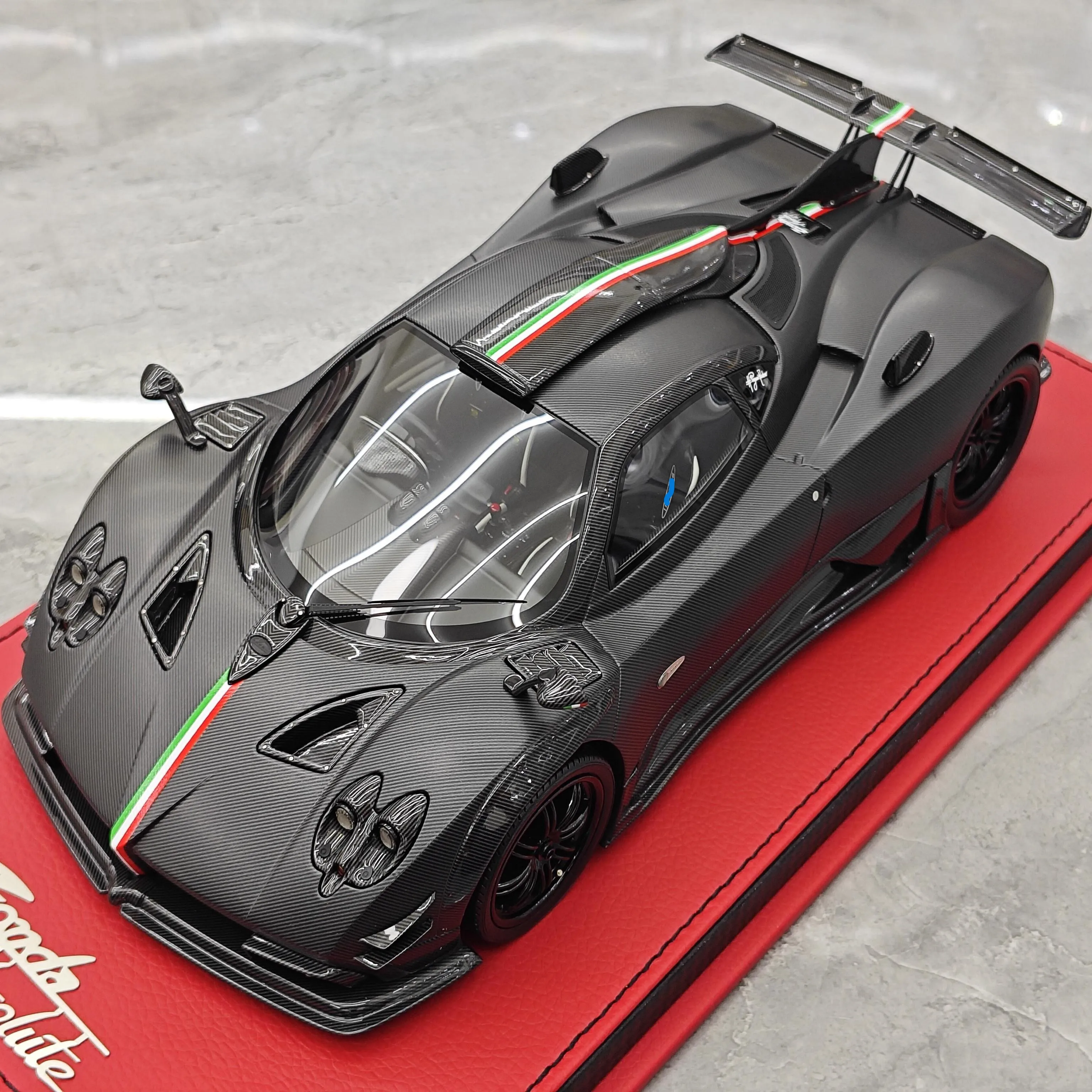 Peako 1:18 Zonda Absolute Black carbon fiber Diecast Model Car Resin Limited edition Collection
Peako 1:18 Zonda Absolute Black carbon fiber Diecast Model Car Resin Limited edition Collection
