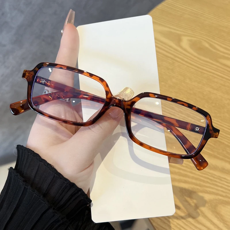 Y2K Rectangle Anti Blue Light Blocking Glasses Women's Leopard Frames Anti Radiation Filter Glasses Men Clear Computer Eyeglass
Y2K Rectangle Anti Blue Light Blocking Glasses Women's Leopard Frames Anti Radiation Filter Glasses Men Clear Computer Eyeglass