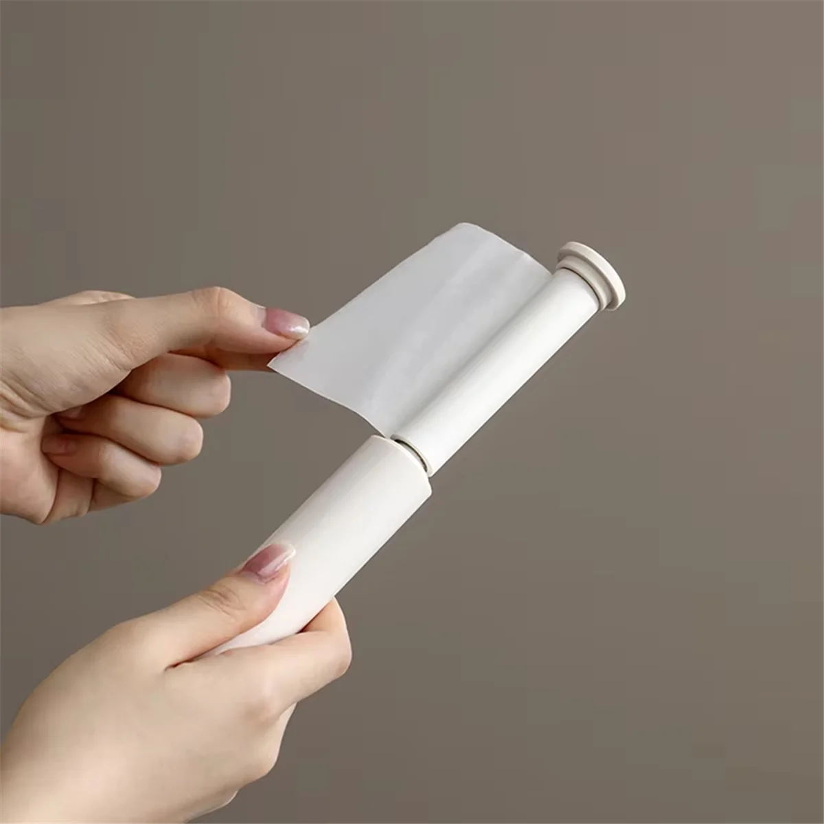 A14M Portable Mini LintRoller for Overcoats,Woolen Clothes,Pet Hair Removal,Anti-Static Grooming Brush,Compact and Efficient
A14M Portable Mini LintRoller for Overcoats,Woolen Clothes,Pet Hair Removal,Anti-Static Grooming Brush,Compact and Efficient