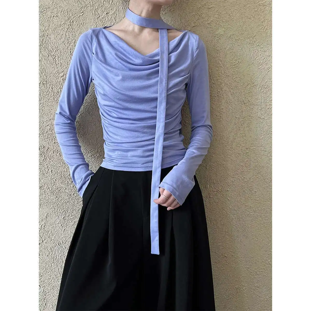 Casual Floating Collar Hanging Neck Long Sleeved T-shirt for Women in the Spring of 2025, French Style Waist Folded Top, Base
Casual Floating Collar Hanging Neck Long Sleeved T-shirt for Women in the Spring of 2025, French Style Waist Folded Top, Base
