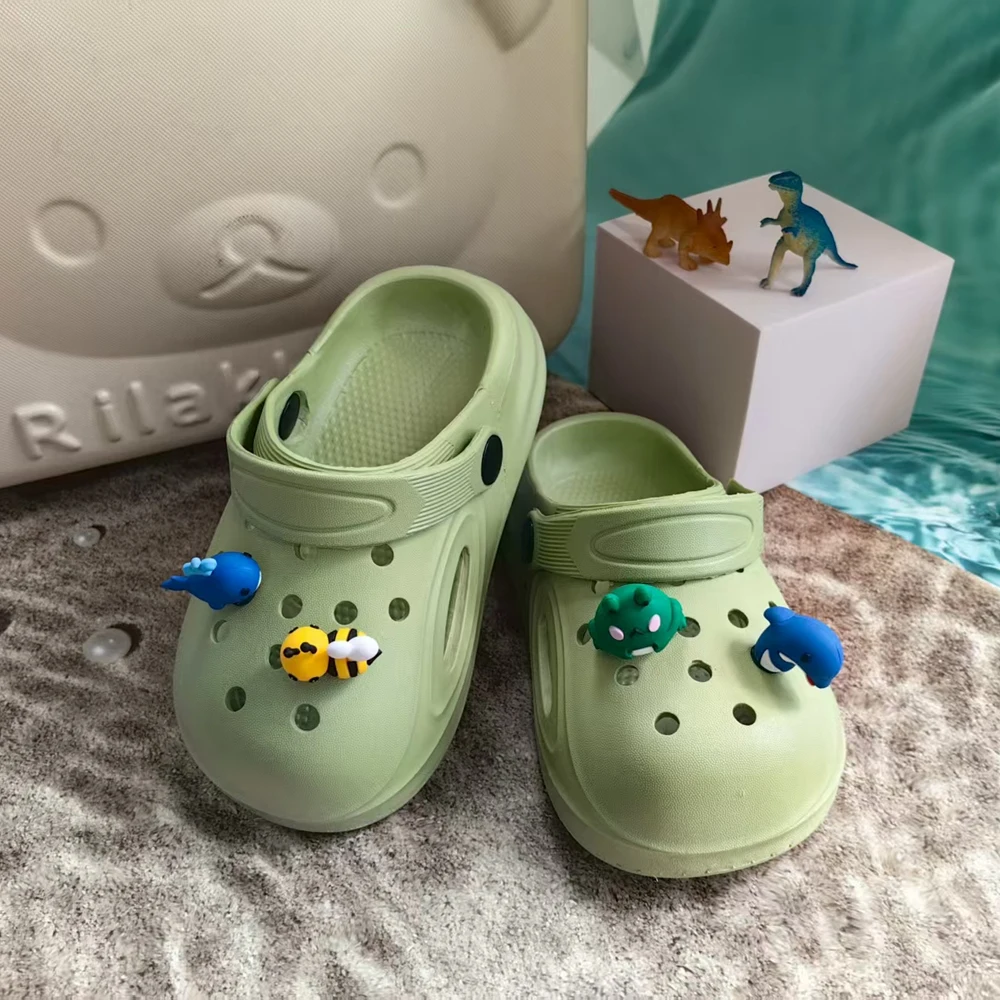 MINISO детские сандалии с трехмерными животными для летних каникул, пляжные и бассейн, подарочные тапочки для девочек и мальчиков, нескользящая мягкая обувь
MINISO детские сандалии с трехмерными животными для летних каникул, пляжные и бассейн, подарочные тапочки для девочек и мальчиков, нескользящая мягкая обувь