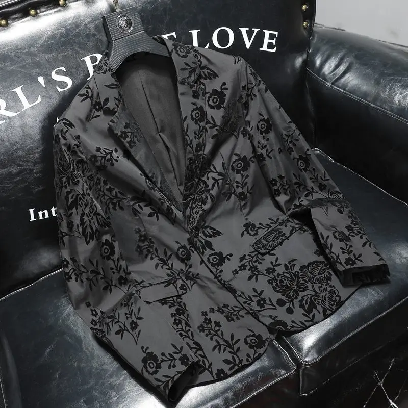 Trendy Flocking Print Casual Men's Blazer Spring Autumn New Style Wide Fit Elegant Men's Jacket Fashionable Streetwear
Trendy Flocking Print Casual Men's Blazer Spring Autumn New Style Wide Fit Elegant Men's Jacket Fashionable Streetwear