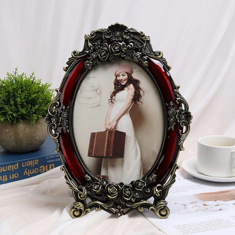 Modern Fashion European Retro Metal Photo Frame Tabletop Decoration
Modern Fashion European Retro Metal Photo Frame Tabletop Decoration