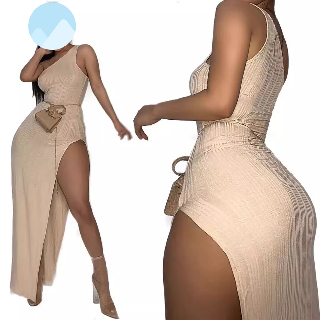 Sexy shoulder high split seaside vacation dress, halter fried street hot girl French dress
Sexy shoulder high split seaside vacation dress, halter fried street hot girl French dress