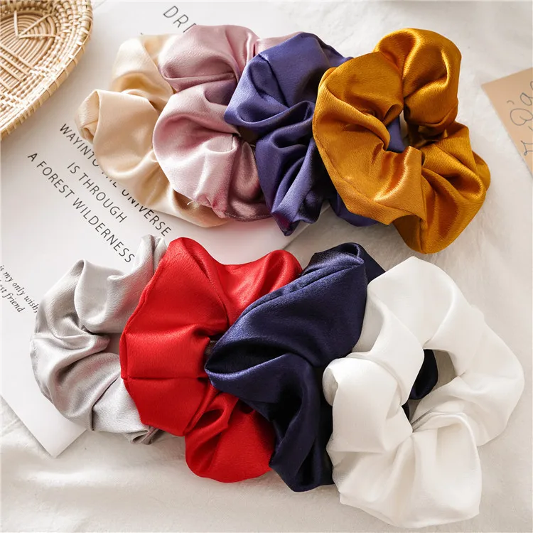 Korean version of the new summer crystal satin large intestine hair band headgear
Korean version of the new summer crystal satin large intestine hair band headgear