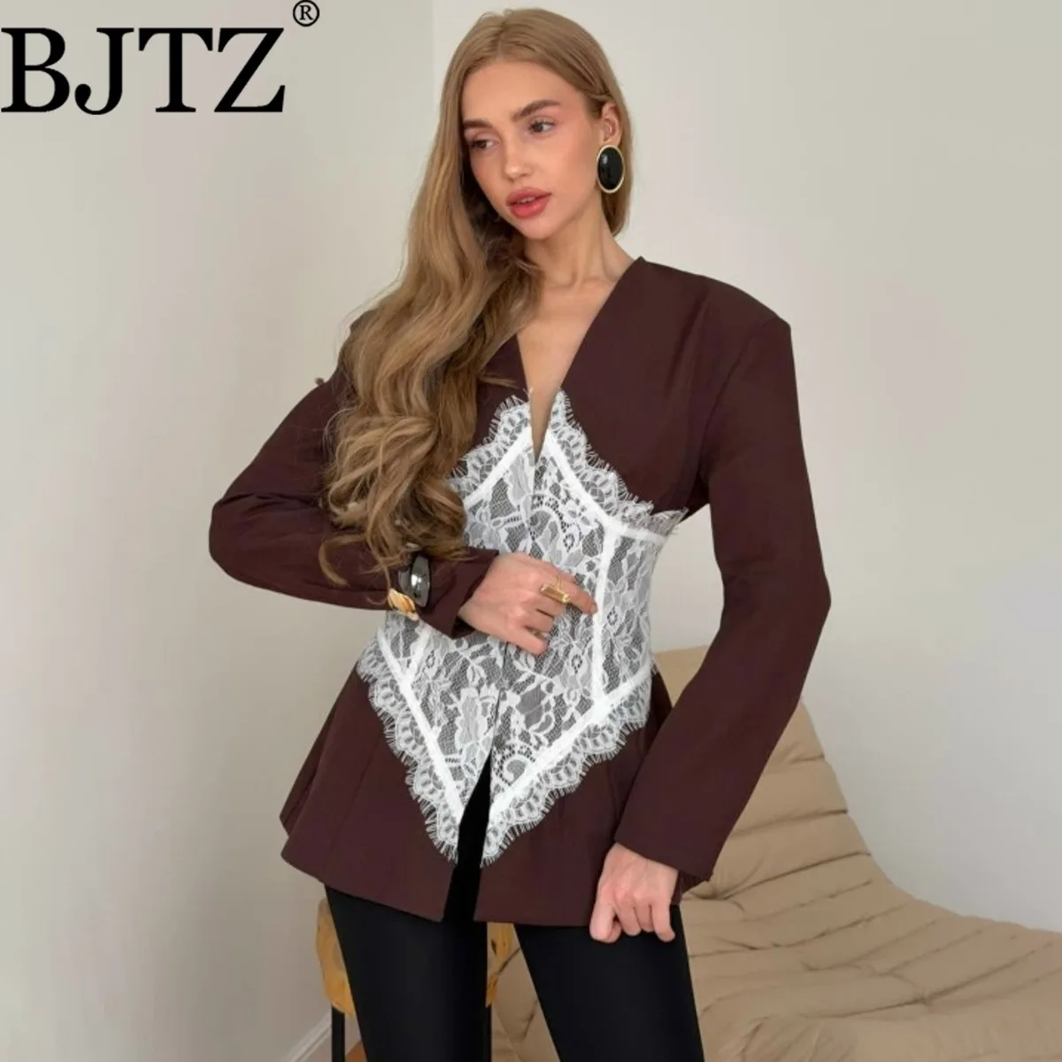 BJTZ Spring Blazer New Arrival Retro Lace Patchwork V-Neck Belted Jacket Casual Elegant Office Women’s Chic Slim Fit Premium
BJTZ Spring Blazer New Arrival Retro Lace Patchwork V-Neck Belted Jacket Casual Elegant Office Women’s Chic Slim Fit Premium