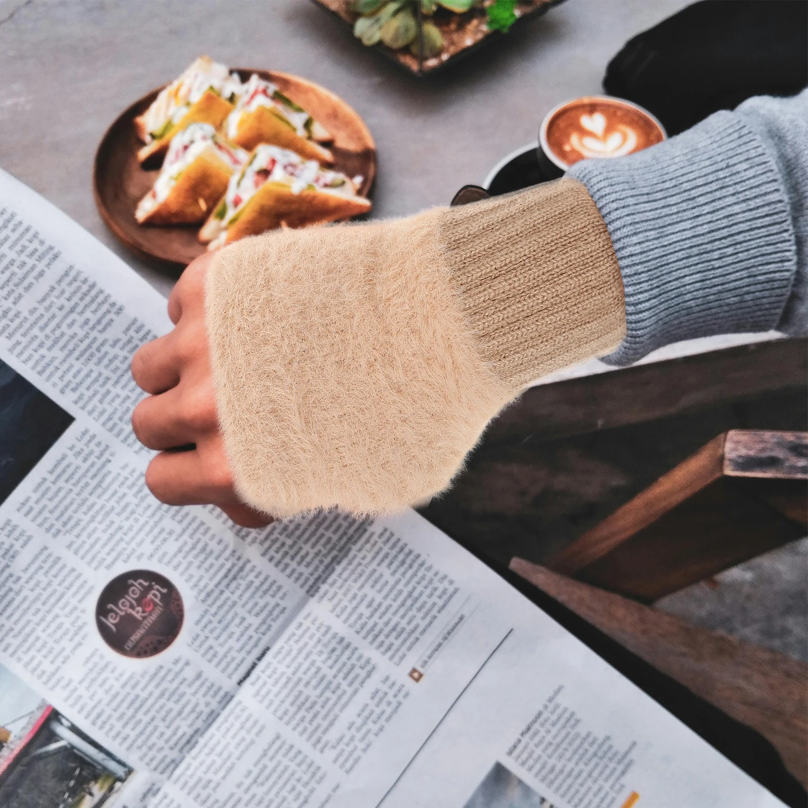 Warm Fingerless Gloves for Women Brown Nylon Cycling Mittens Winter Furry Long Knit AntiSlip Soft Gloves
Warm Fingerless Gloves for Women Brown Nylon Cycling Mittens Winter Furry Long Knit AntiSlip Soft Gloves