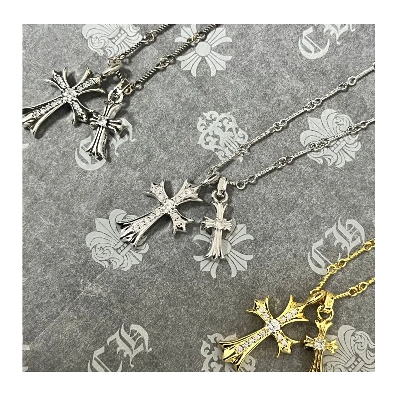 Single Diamond Small Cross Necklace, Double Cross Sweater Chain, High-end Autumn and Winter Jewelry, The Same for Men and Women
Single Diamond Small Cross Necklace, Double Cross Sweater Chain, High-end Autumn and Winter Jewelry, The Same for Men and Women